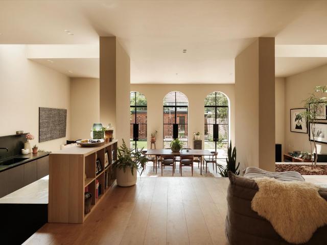 Leighton Gardens, London NW10, 5 bed semi detached house to rent, £9,000 pcm | PrimeLocation