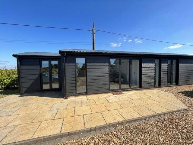 Leighton Road, Chiltern View Farm, LU6 1 bed detached bungalow to rent £1,250 pcm £288 pw