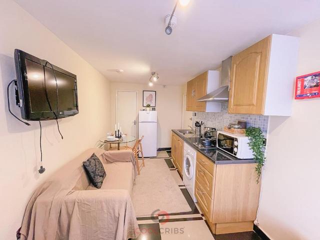 Leinster Gardens, London W2 Studio to rent £1,517 pcm £350 pw