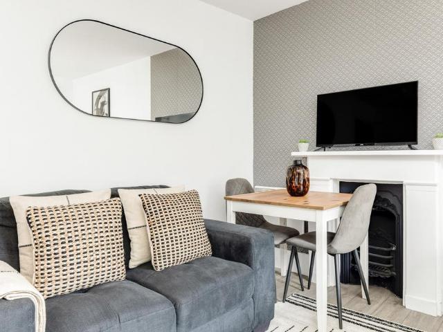 Leinster Gardens 4 bed flat share to rent £1,500 pcm £346 pw