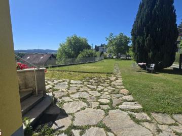 LEISTBARE Stadtwohnung mit Gartennutzung sofort zu beziehen!