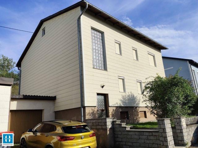 Leistbares Grundstück mit zweigeschossigem Wohnhaus in Ansfelden