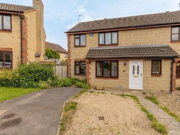 Leland Close, Malmesbury, SN16 3 bed semi detached house to rent £1,550 pcm £358 pw