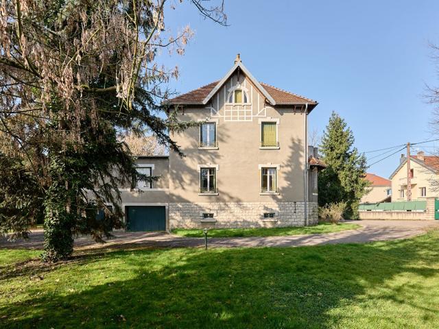 L'élégance Art Déco Au Coeur D'un Jardin Urbain 302m² Vesoul