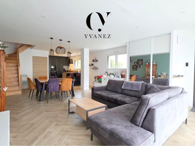 L'élégance du contemporain aux portes de Rennes Maison de 112 m2 avec 4 chambres, jardin et garage