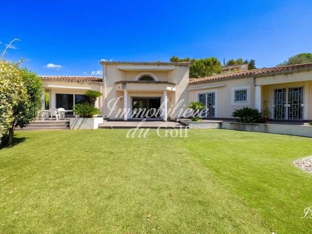 COEUR DE FAMILLE Villa T6 de 232 m² Terrain de 2000 m² Gar