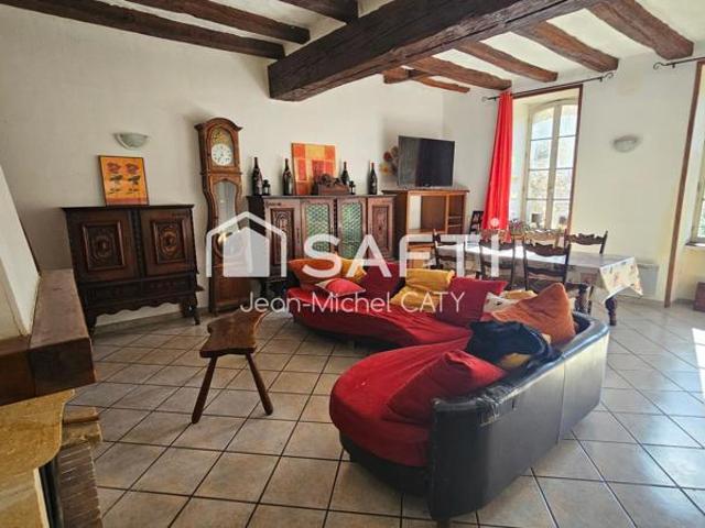 LERE, centre ville, maison à colombage avec 3 chambres