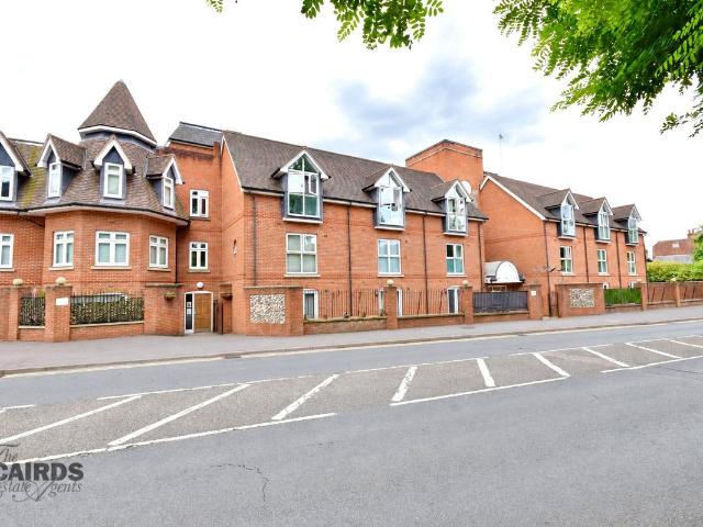 Leret Way, Leatherhead, Surrey KT22, Studio to rent, £1,100 pcm | PrimeLocation
