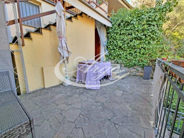 Lerici ZONA Lerici paese AFFITTASI APPARTAMENTO CON GIARDINO PRIVATO