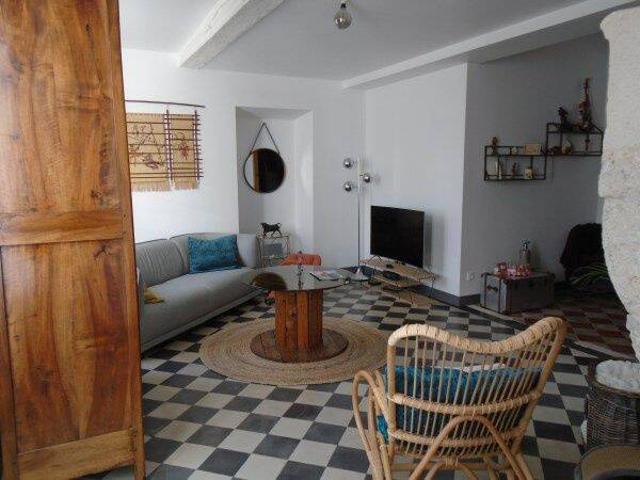 Lerm et Musset Logement T4 de 125 M2 avec garage et petit jard