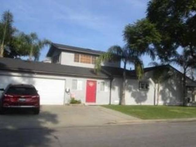Lesterford Ave