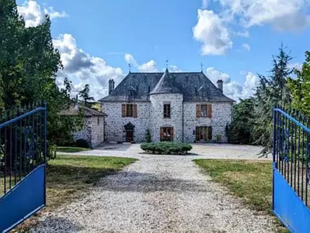Lesterps 16420 Achat / Vente maison piscine