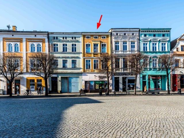 Zabytkowa kamienica na leszczyńskim rynku 550 m²