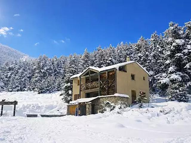 Les Angles 66210 Achat / Vente maison 8 pièces t8 au dernier étage terrasse