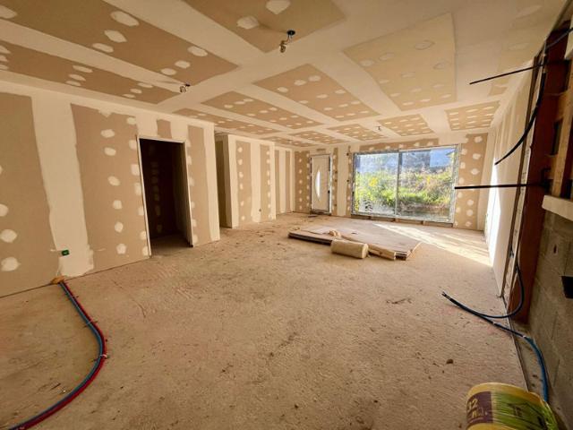 Les Abrets en Dauphiné, maison neuve de plain pied à terminer