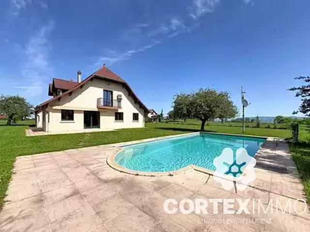 Les Abrets en Dauphiné 38490 Achat / Vente maison 6 pièces t6 au dernier étage piscine