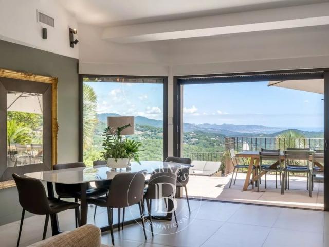 Les Adrets de l'Estérel: Villa d'exception avec vue panoramique mer et collines