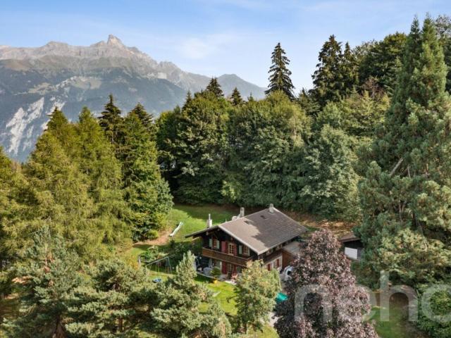 Les Giettes ? Chalet de caractère sur un terrain d'exception