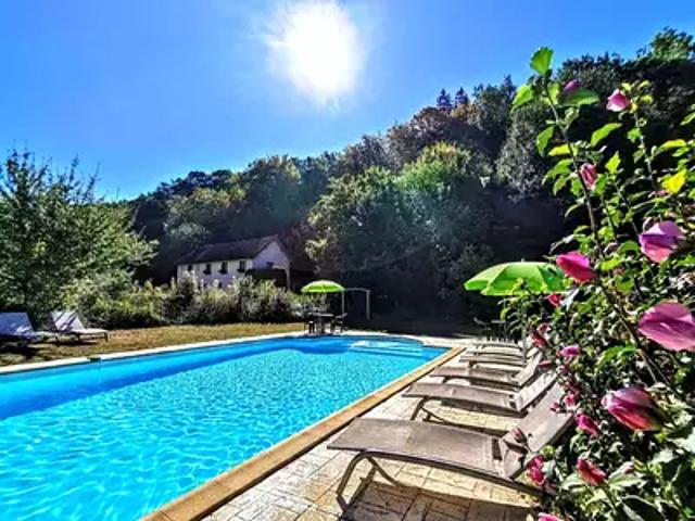 Les Eyzies 24620 Achat / Vente maison 8 pièces t8 piscine parking