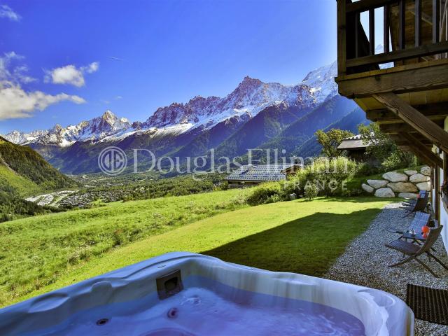 LES HOUCHES Chalet de 8 chambres sur les pistes 381m² Les Houches