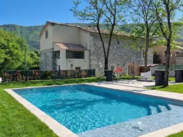 Les Omergues 04200 Achat / Vente maison 8 pièces t8 piscine terrasse