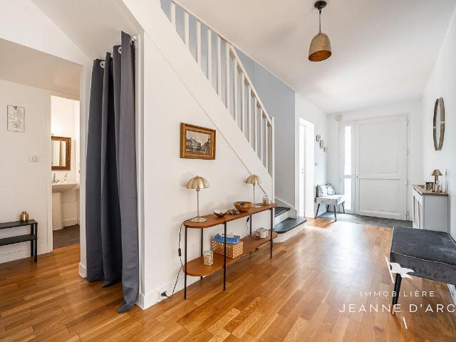 LES LOGES EN JOSAS a moins de 10 mn de Versailles Maison 190m² 8 Pièces 5 Chambres