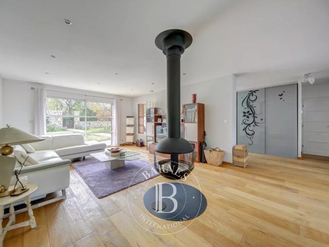 Les Loges en Josas – Maison contemporaine 230 m² – 4 chambres