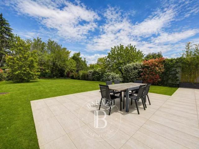 Les Loges en Josas – Maison contemporaine 230 m² – 4 chambres