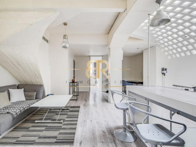 Les Lilas Loft lumineux de 57 m2 avec verrière, aux portes