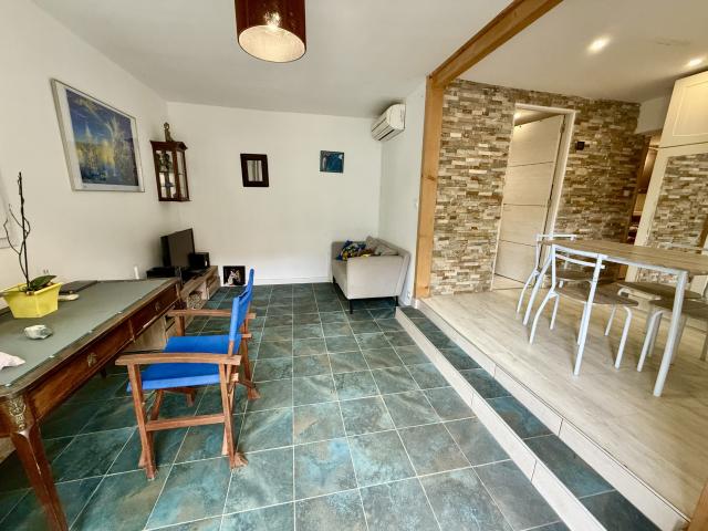 Les Matelles, une villa de plain pied de 82 m2 et une maison d'amis de 43 m2 sur un terrain de 991 m2
