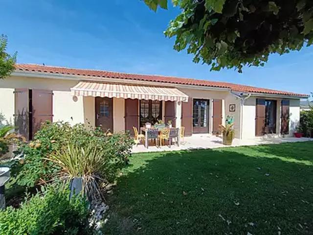 Les Métairies 16200 Achat / Vente maison 6 pièces t6 au dernier étage jardin