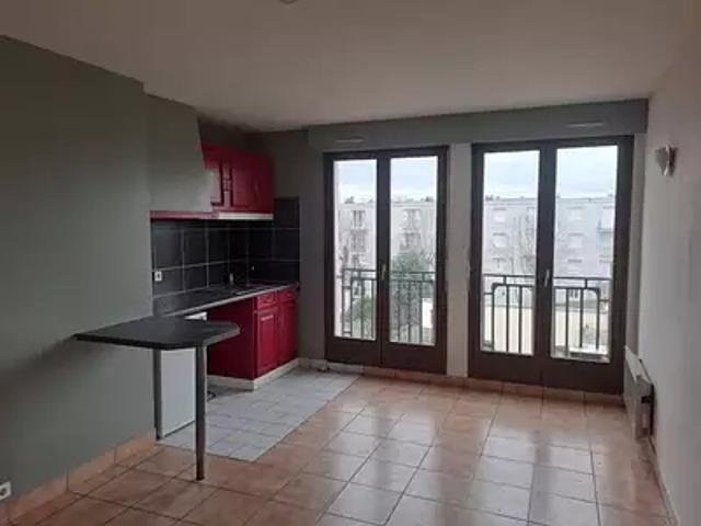 Les Mureaux 78130 Achat / Vente appartement 1 pièce t1 au dernier étage