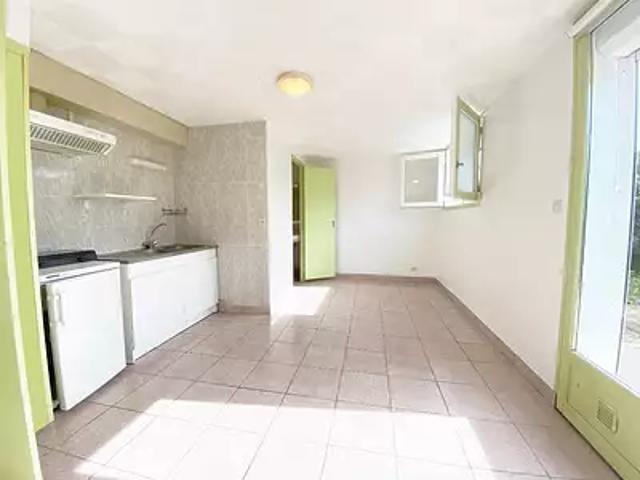Les Sorinières 44840 Location appartement 1 pièce t1 au dernier étage