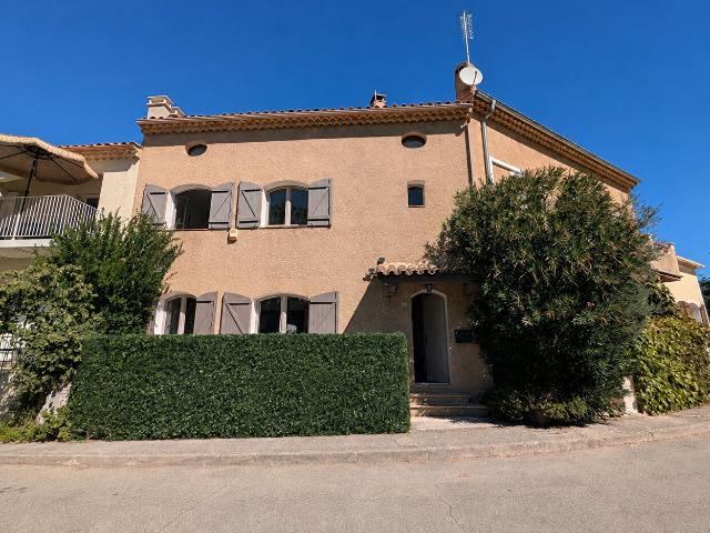 Les Salles sur Verdon, belle maison avec terrasses et vue su. 158m² Les Salles sur Verdon