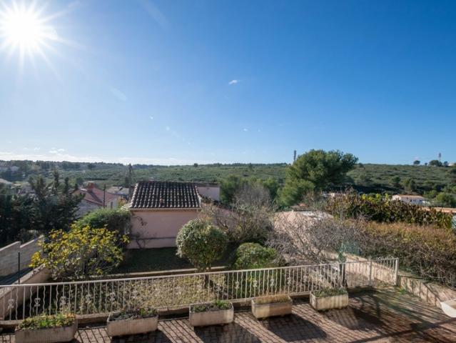 Les Pennes Mirabeau Jas de Rhodes Maison de 98 m2 au calme sans vis à vis belle vue sur végétation 426 m2 de terrain