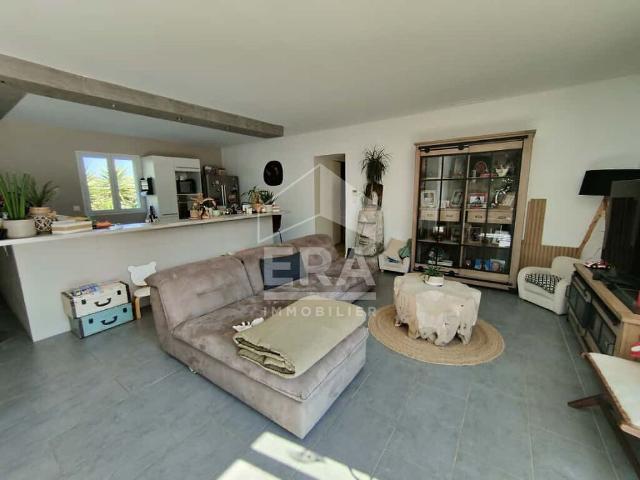 LES PENNES MIRABEAU Quartier Darbousset Maison T5 de 140 m2 avec piscine et extérieur