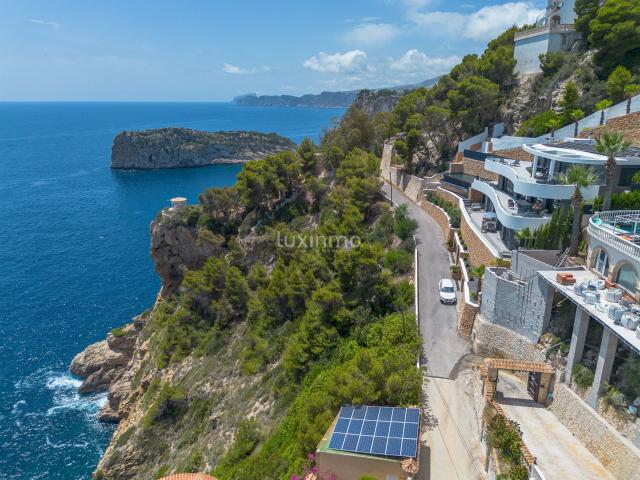 Les presentamos maravillosa villa moderna, con impecables vi. 554m² Jávea Xabia