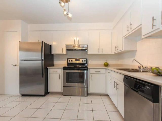 Les Tours Lakeshore — 1 Bedroom, 1 Bathroom