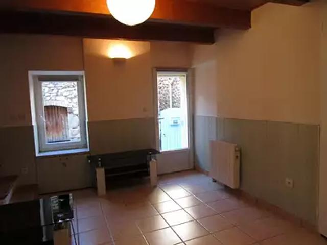 L'Escale 04160 Location maison 2 pièces t2 cave