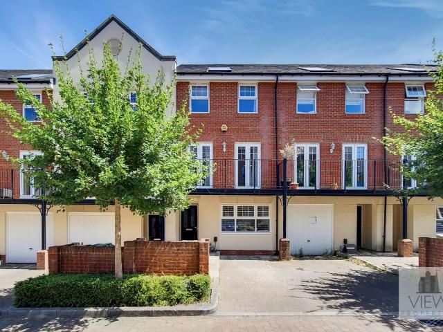 Lescot Place, Bromley BR2, 5 bed town house to rent, £3,000 pcm | PrimeLocation
