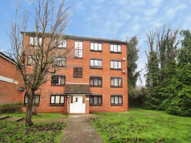 Lesley Place, Kent ME16 2 bed flat to rent £1,050 pcm £242 pw