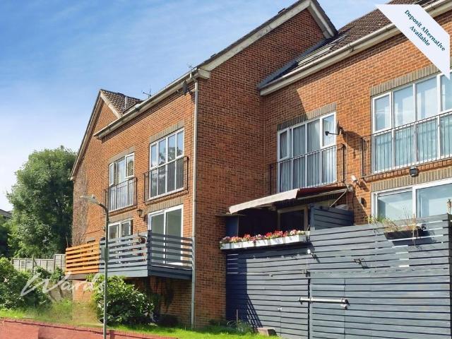 Lesley Place Maidstone ME16 3 bed townhouse to rent £1,500 pcm £346 pw