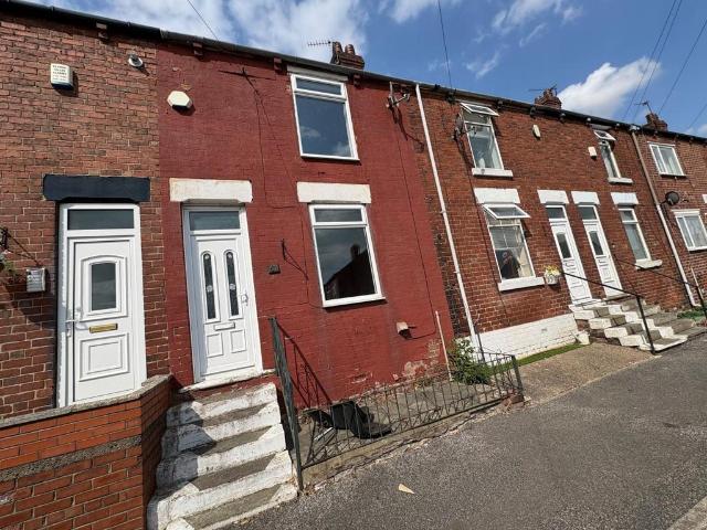 Lesley Road, Goldthorpe 3 bed terraced house to rent £750 pcm £173 pw