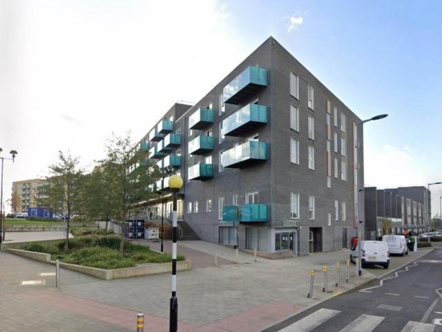 Leslie Hitchcock House, Barking, IG11 2 bed terraced house to rent £2,300 pcm £531 pw