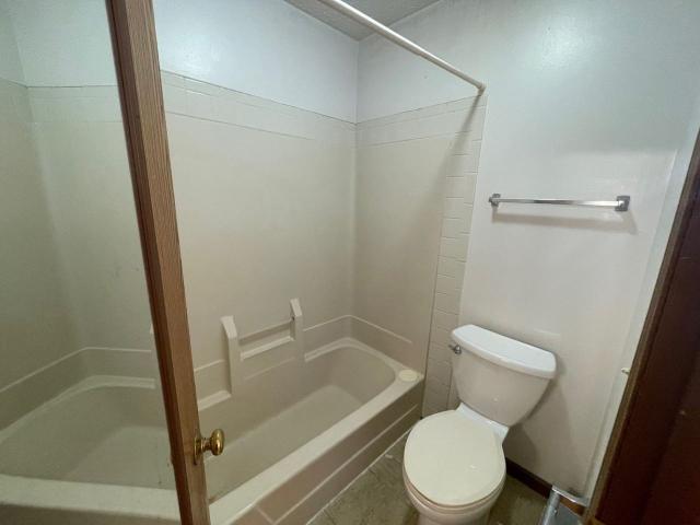 Leslie Manor Apartments 3 Bedroom Apartment for Rent at 422 Vine St, West Lafayette, IN 47906 New Chauncey