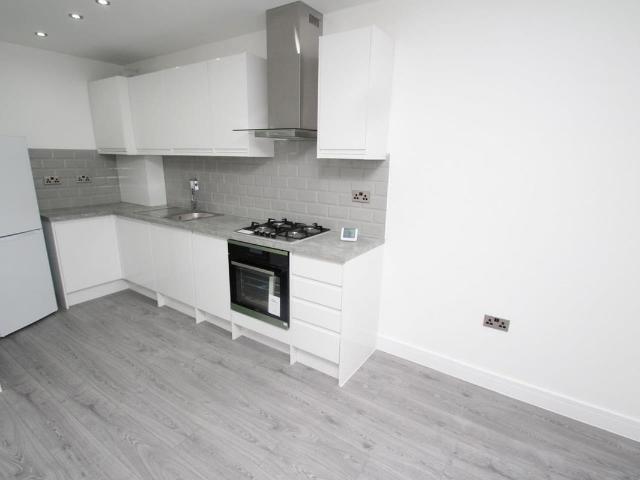 Leslie Park Road, Croydon CR0, 2 bed flat to rent, £1,500 pcm | PrimeLocation