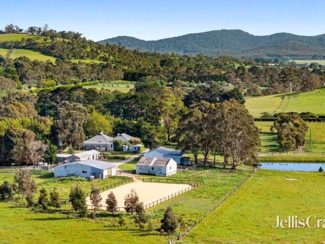 'Lesmurdie Park' A century old working farm at Hanging Rock