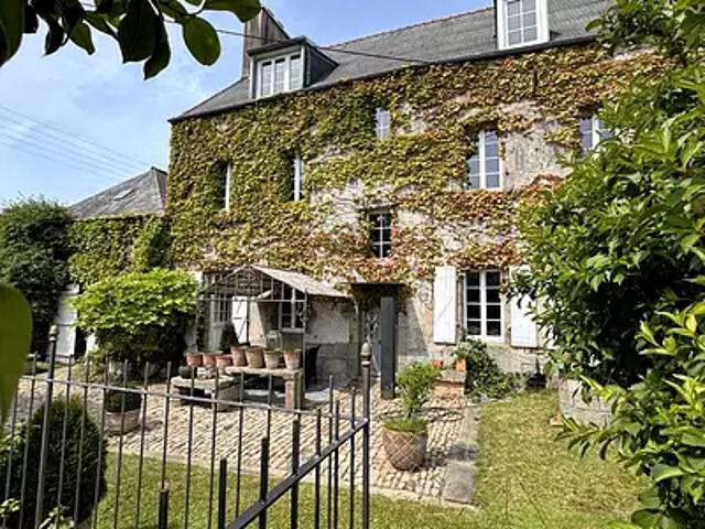 Lesneven 29260 Achat / Vente maison 7 pièces t7 au dernier étage cave