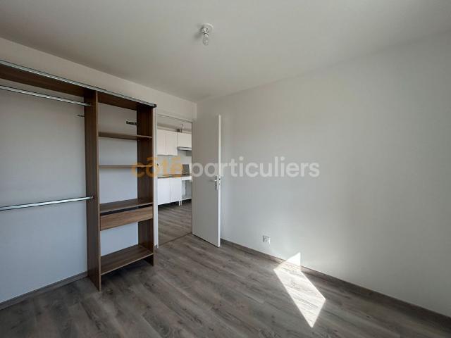 LESPARRE A LOUER APPARTEMENT T2 1 CHAMBRE 1ER ÉTAGE