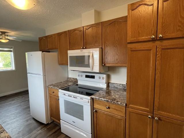 LESSARD DUPLEX 10306